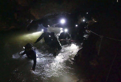 Tragedia en El Carrizal: una persona continúa desaparecida tras el vuelco de una lancha