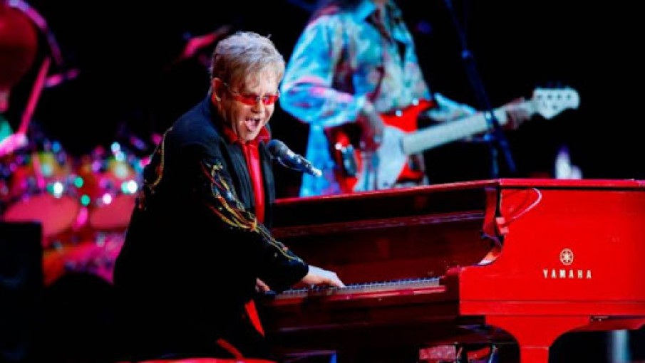 Impresionante subasta: ¿Cuánto costó el piano de Elton John, la guitarra de Prince y un dibujo de Kurt Cobain?